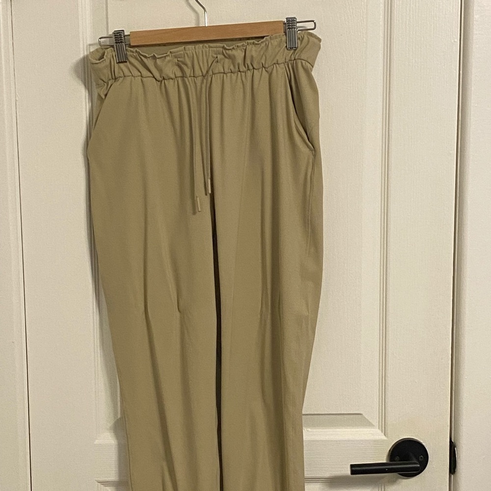 Lululemon Stretch High Rise Jogger - Size 6